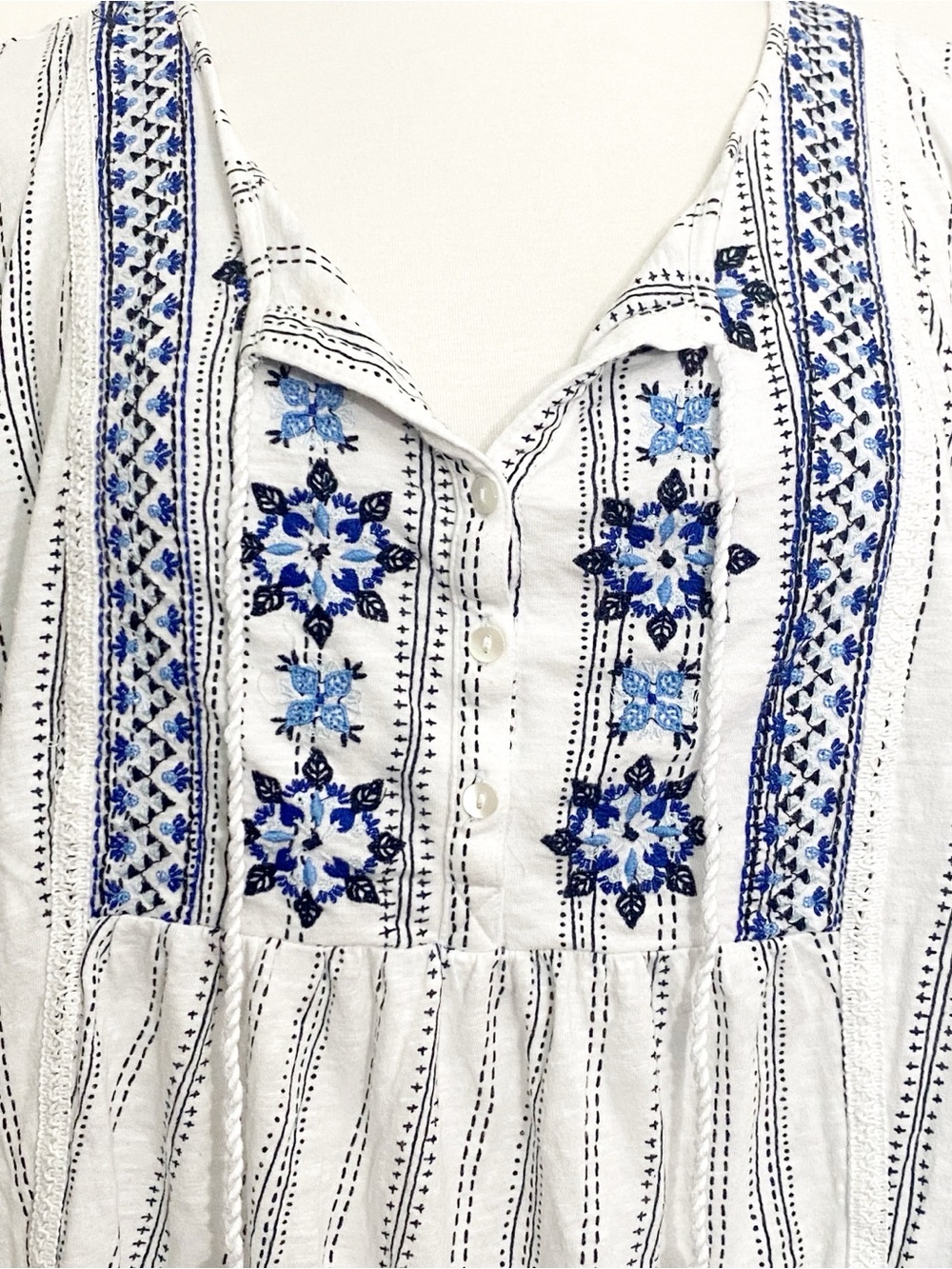 Style & Co Boho Embroidered Yoke White & Blue Women's Cotton Peasant Top 3X - Picture 2 of 7